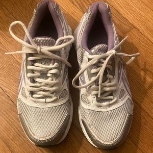Reebok Sneakers